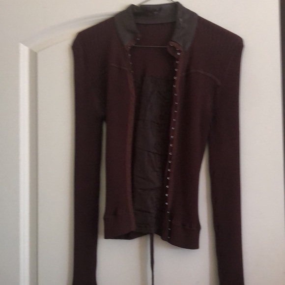 Top - Picture 3 of 6